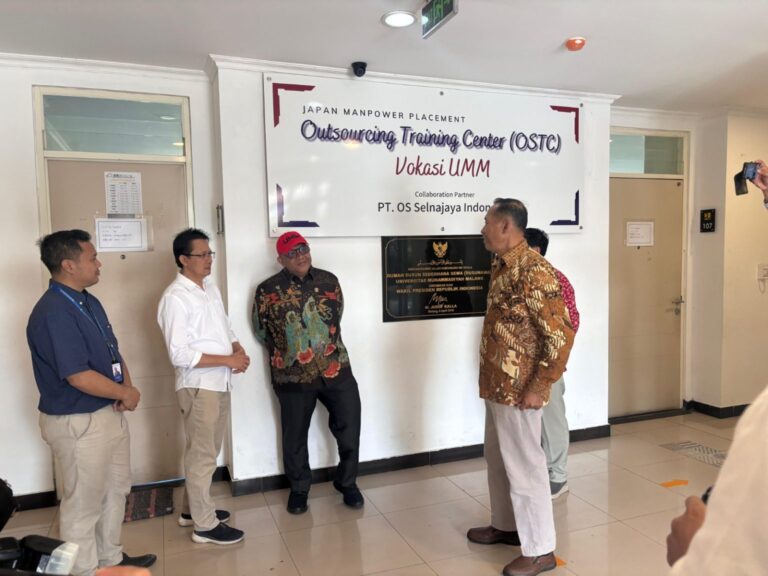 Wakil Menteri Ketenagakerjaan Puji Training Center Fakultas Vokasi UMM